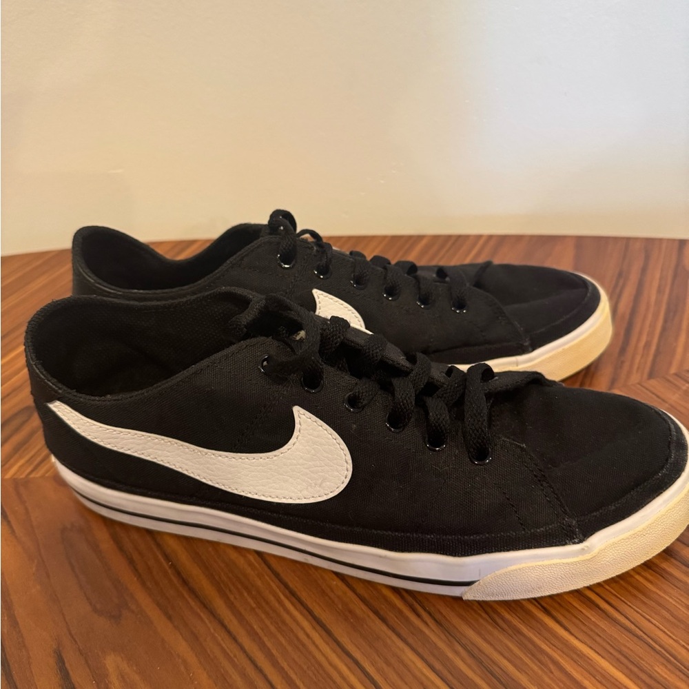 Nike Men's Black Canvas Sneakers with White Swoosh